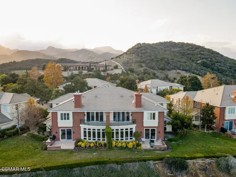 2390 Crombie Court