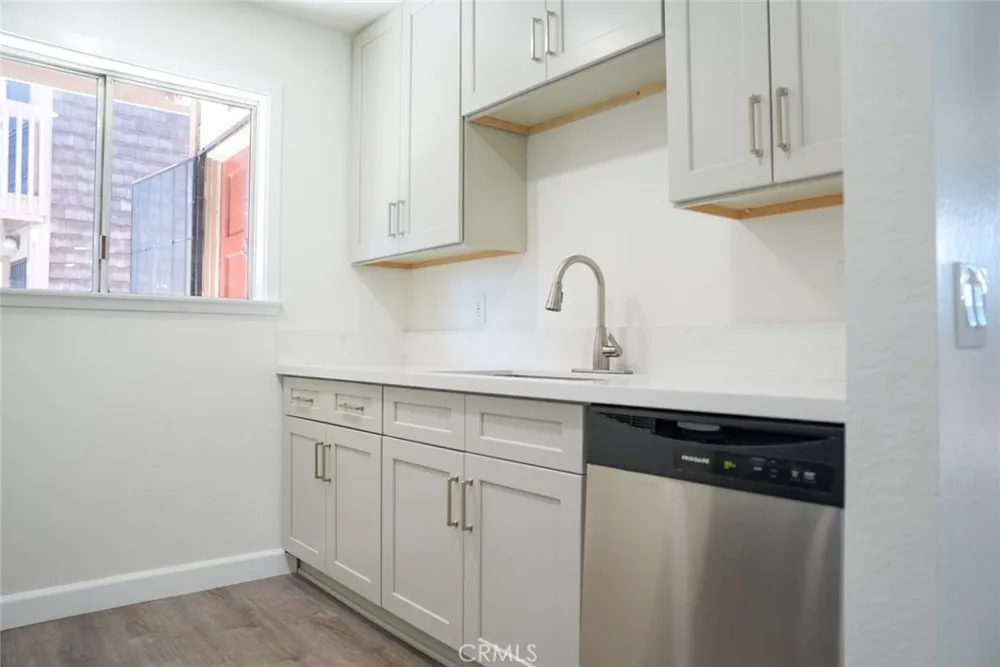 1098 Cabrillo Park #B Santa Ana, CA 92701