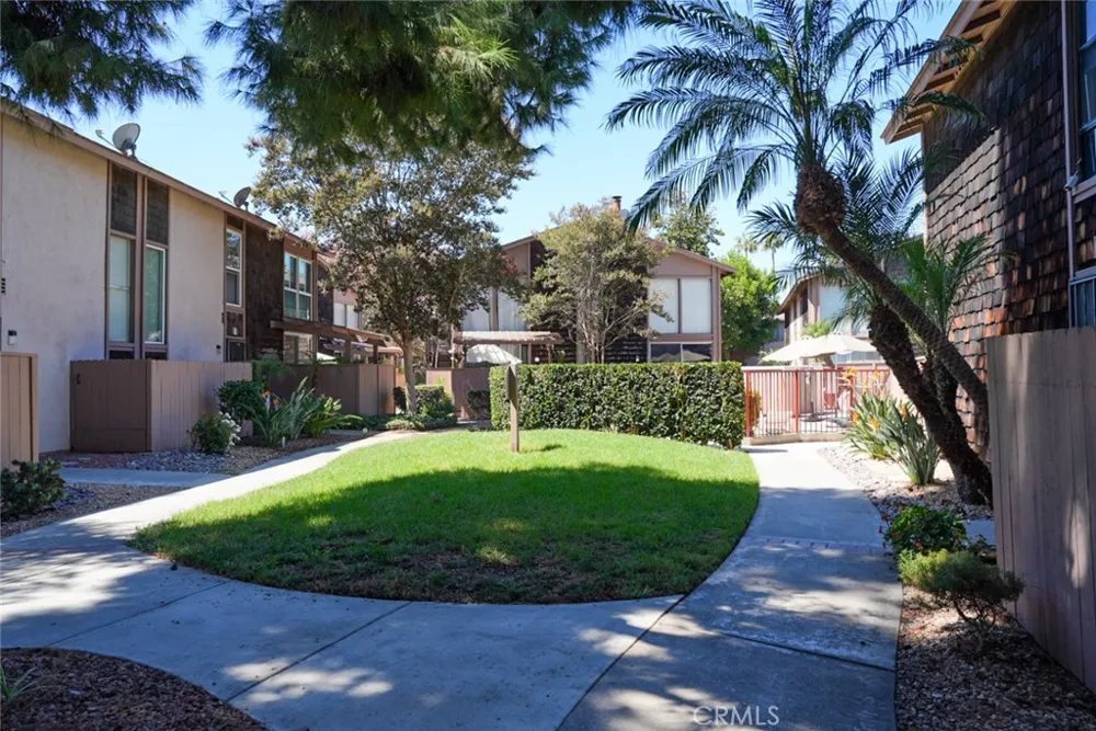 1098 Cabrillo Park #B Santa Ana, CA 92701