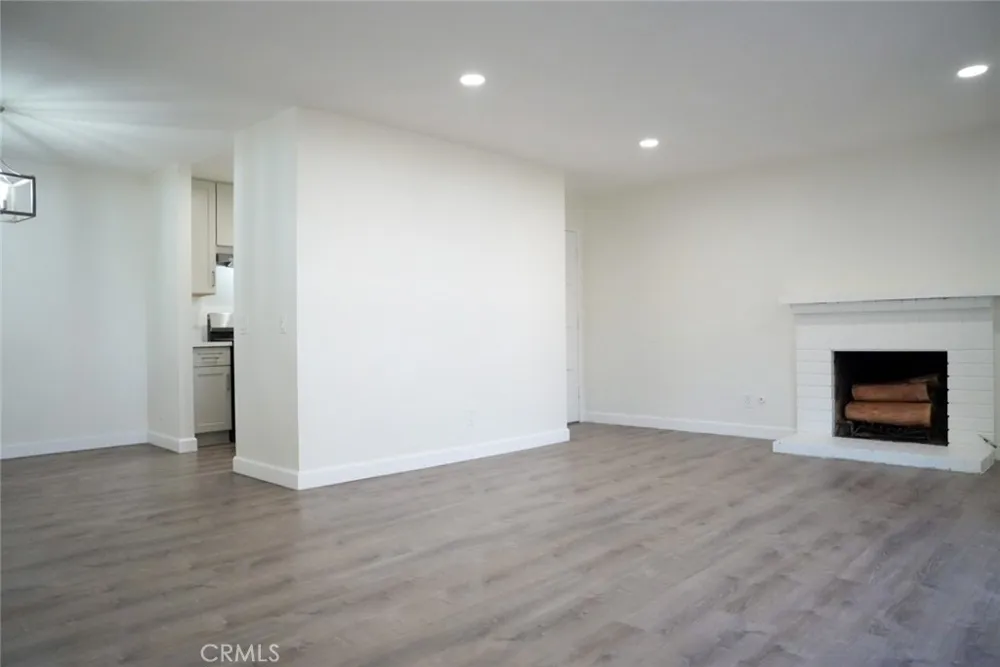 1098 Cabrillo Park #B Santa Ana, CA 92701
