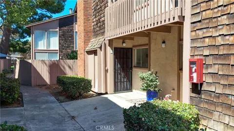 1098 Cabrillo Park #B