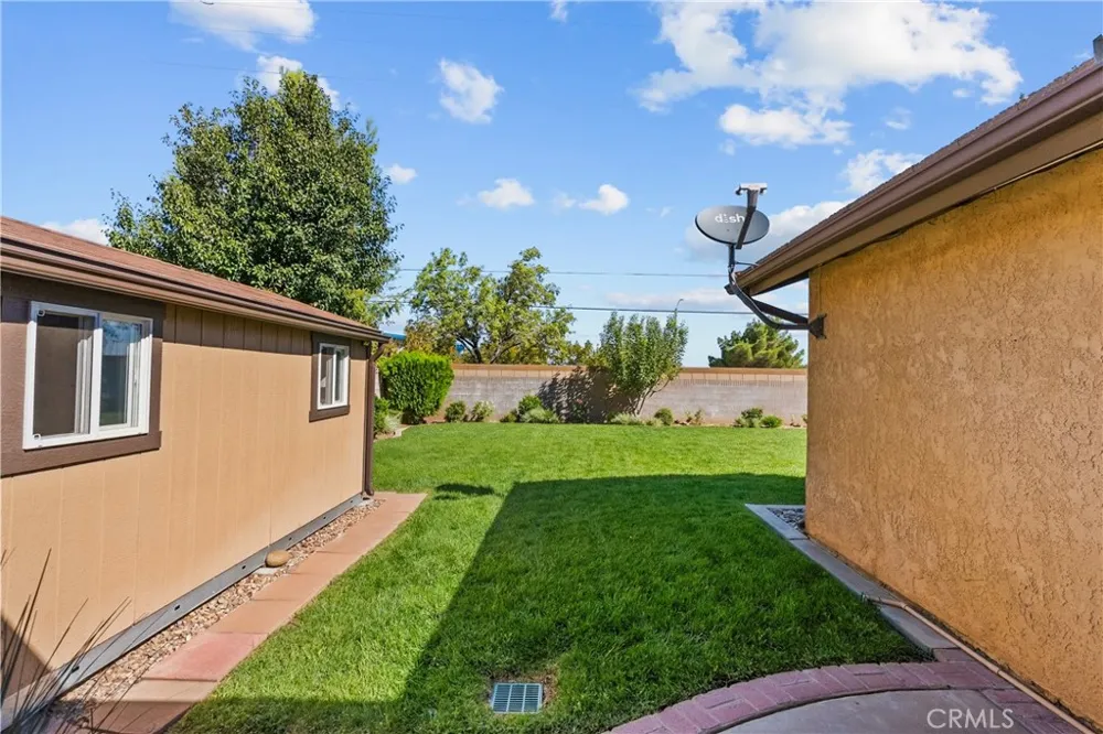 3115 Glad Way Lancaster, CA 93536