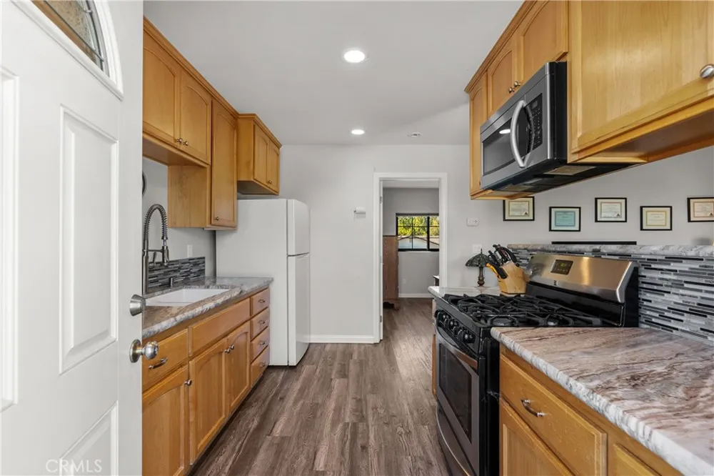 3115 Glad Way Lancaster, CA 93536