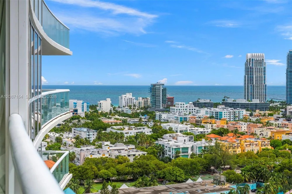 450 Alton Rd #2105 Miami Beach, FL 33139