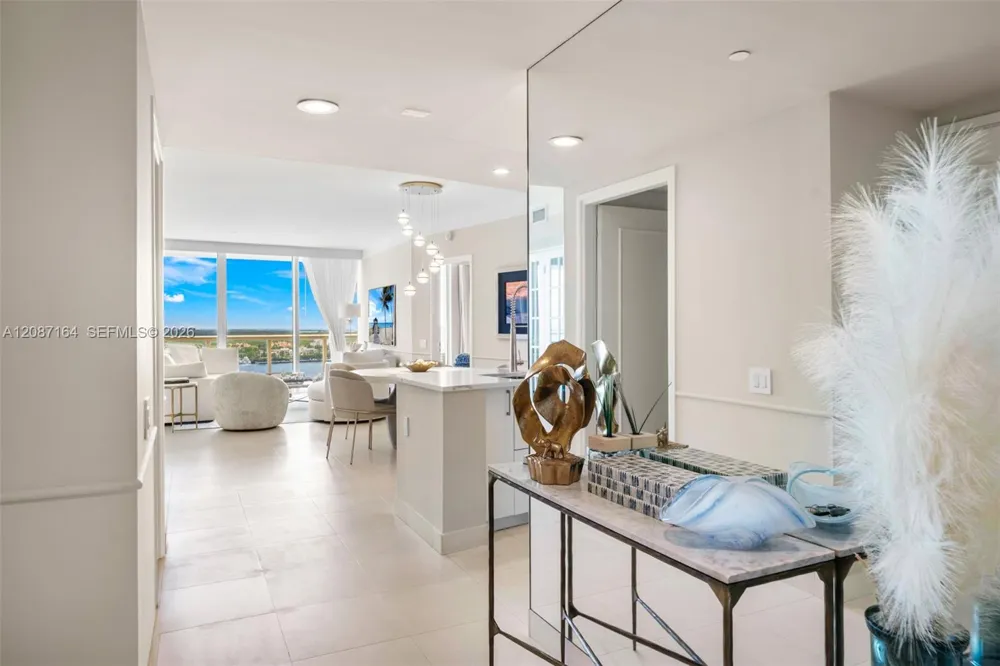 450 Alton Rd #2105 Miami Beach, FL 33139