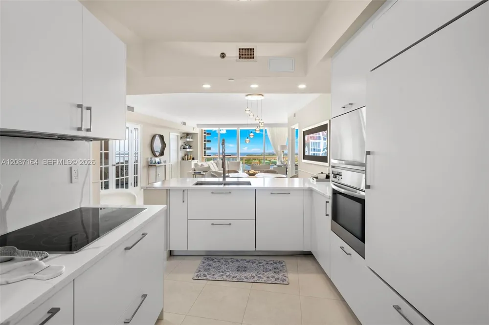 450 Alton Rd #2105 Miami Beach, FL 33139