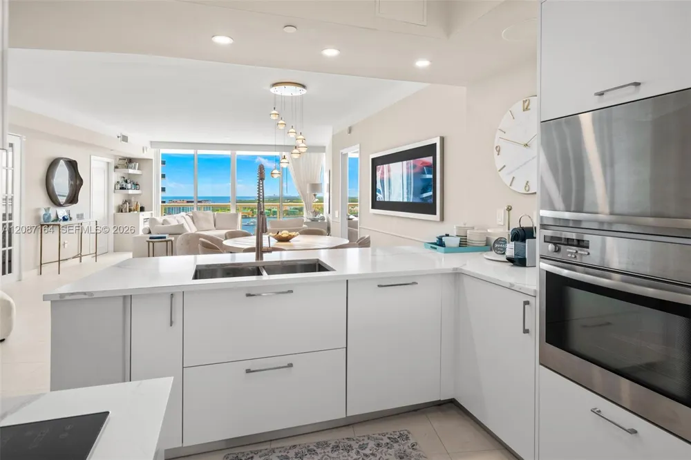 450 Alton Rd #2105 Miami Beach, FL 33139