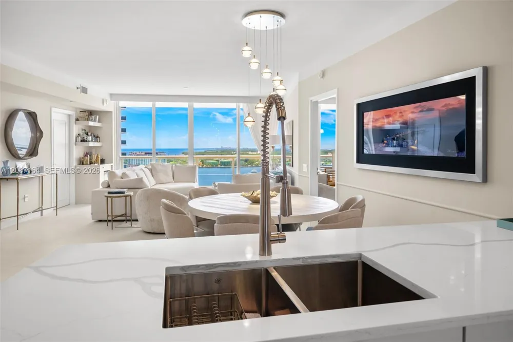 450 Alton Rd #2105 Miami Beach, FL 33139