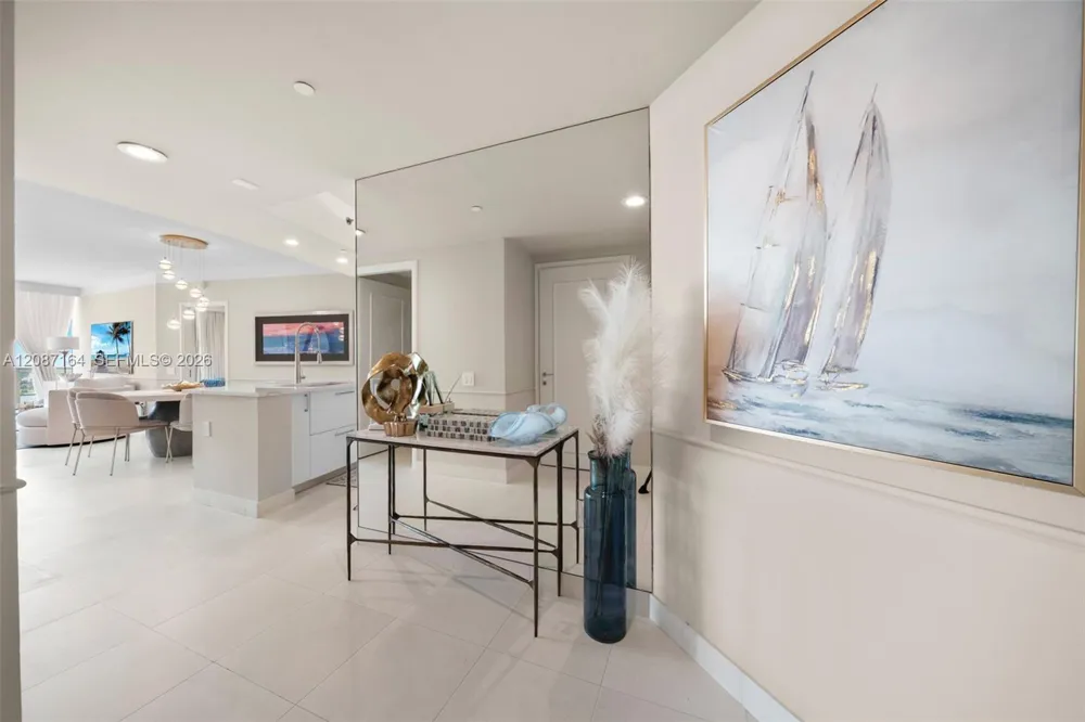 450 Alton Rd #2105 Miami Beach, FL 33139
