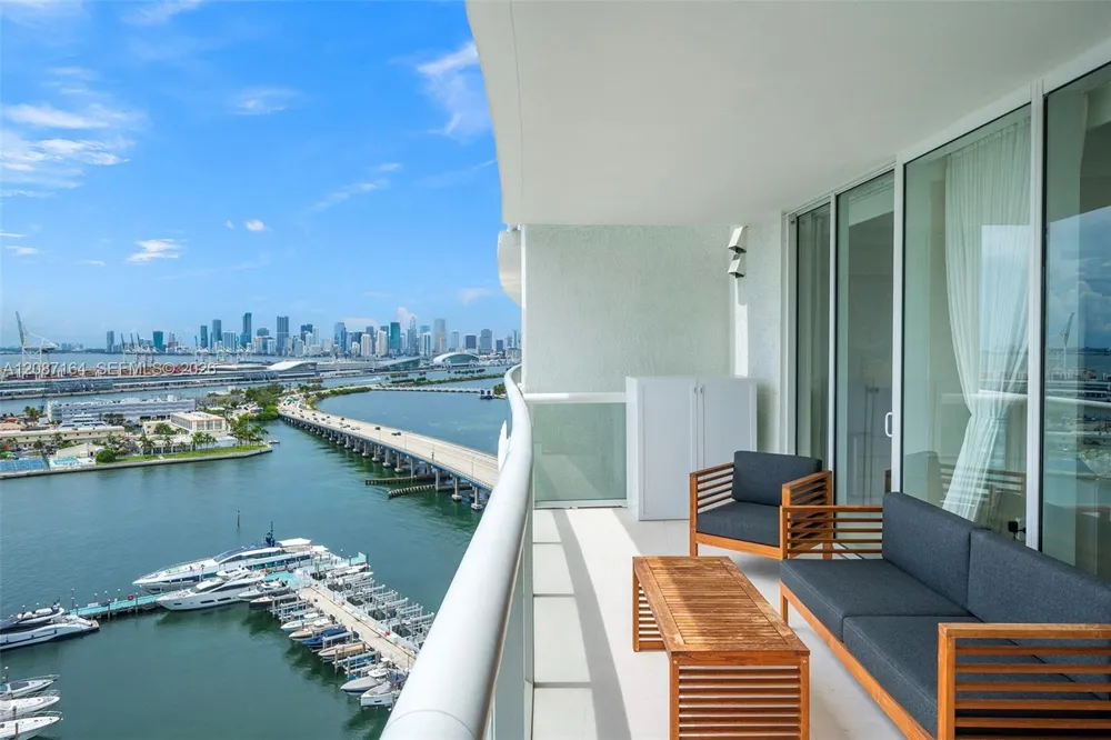 450 Alton Rd #2105 Miami Beach, FL 33139