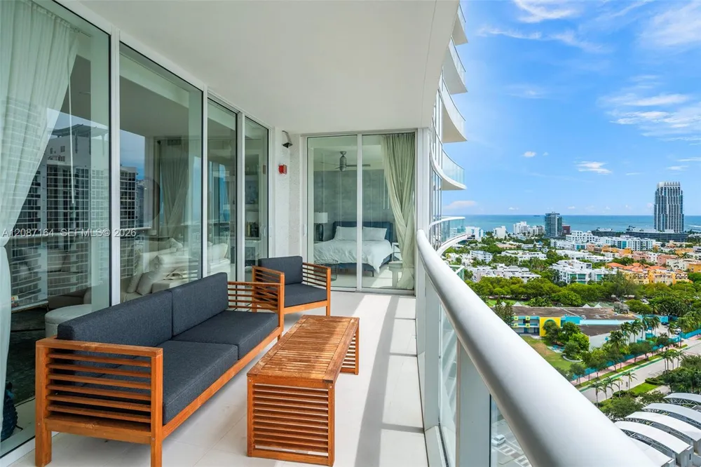 450 Alton Rd #2105 Miami Beach, FL 33139