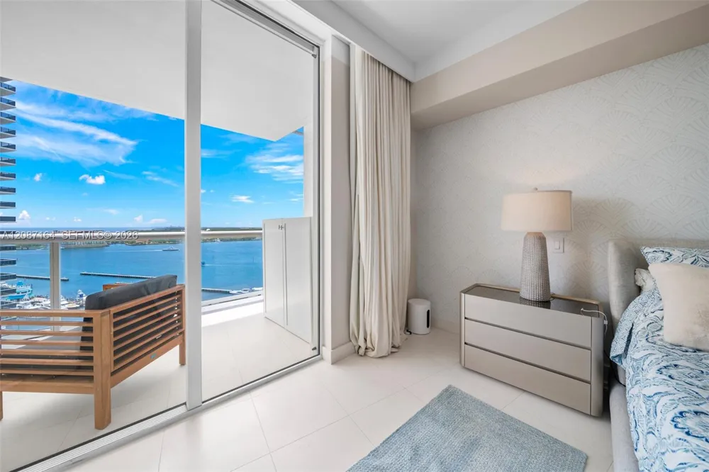 450 Alton Rd #2105 Miami Beach, FL 33139