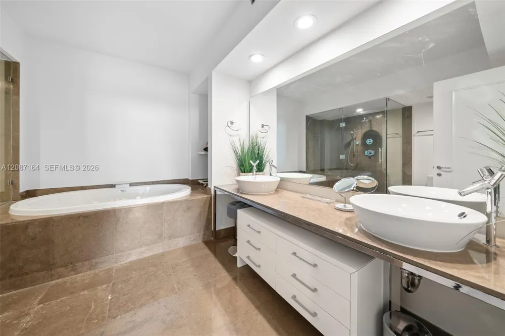 450 Alton Rd #2105 Miami Beach, FL 33139