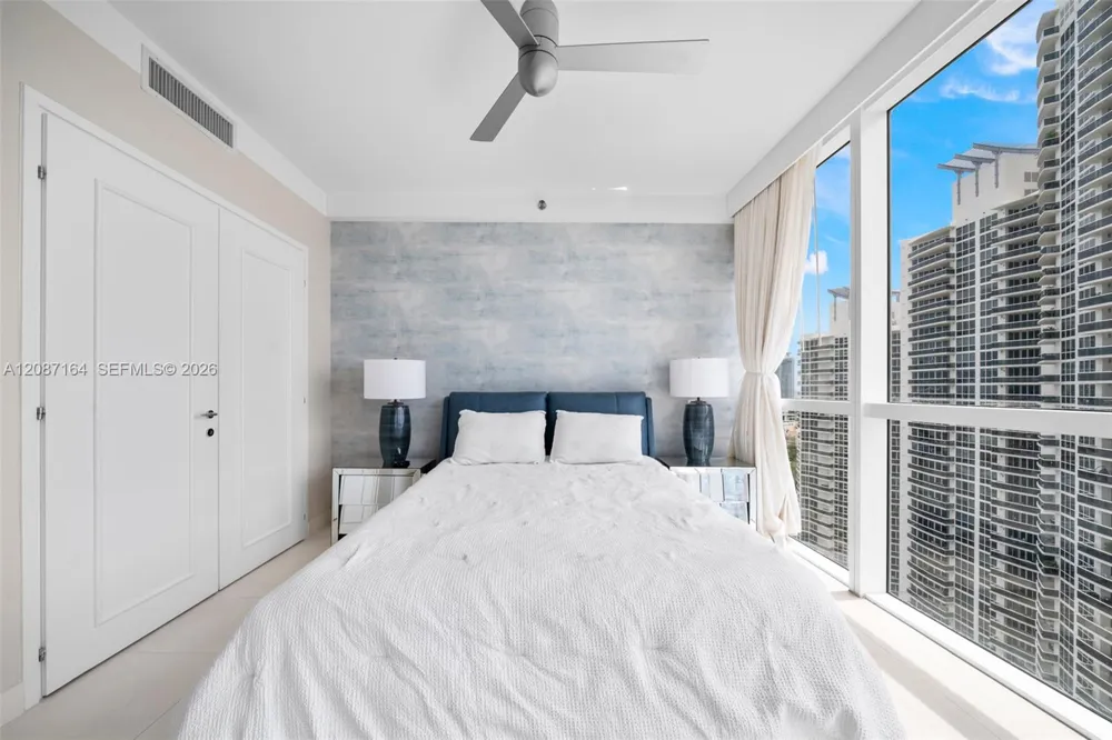 450 Alton Rd #2105 Miami Beach, FL 33139