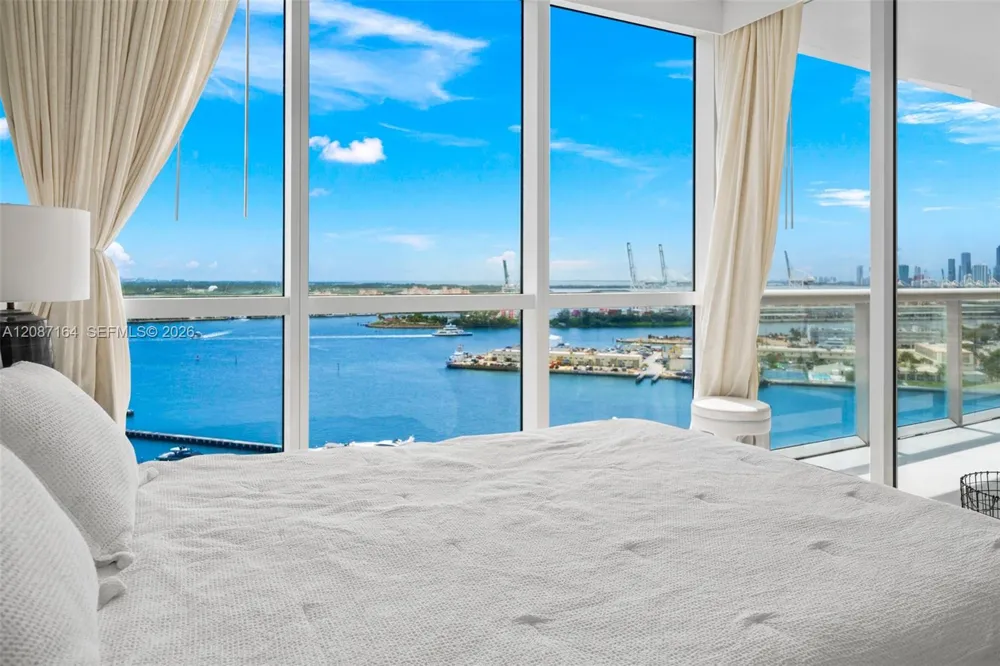 450 Alton Rd #2105 Miami Beach, FL 33139