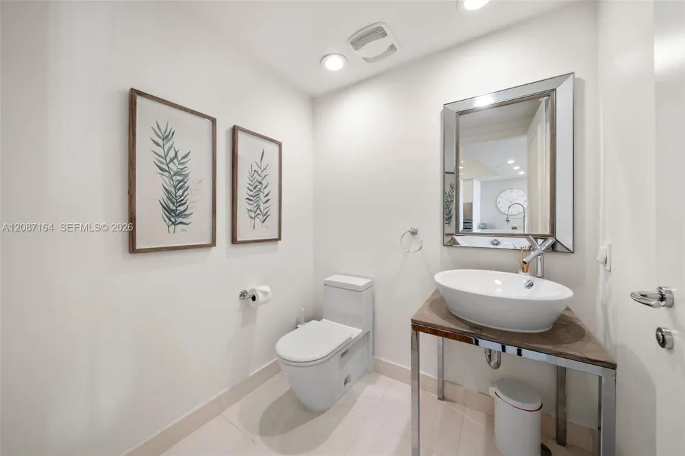 450 Alton Rd #2105 Miami Beach, FL 33139