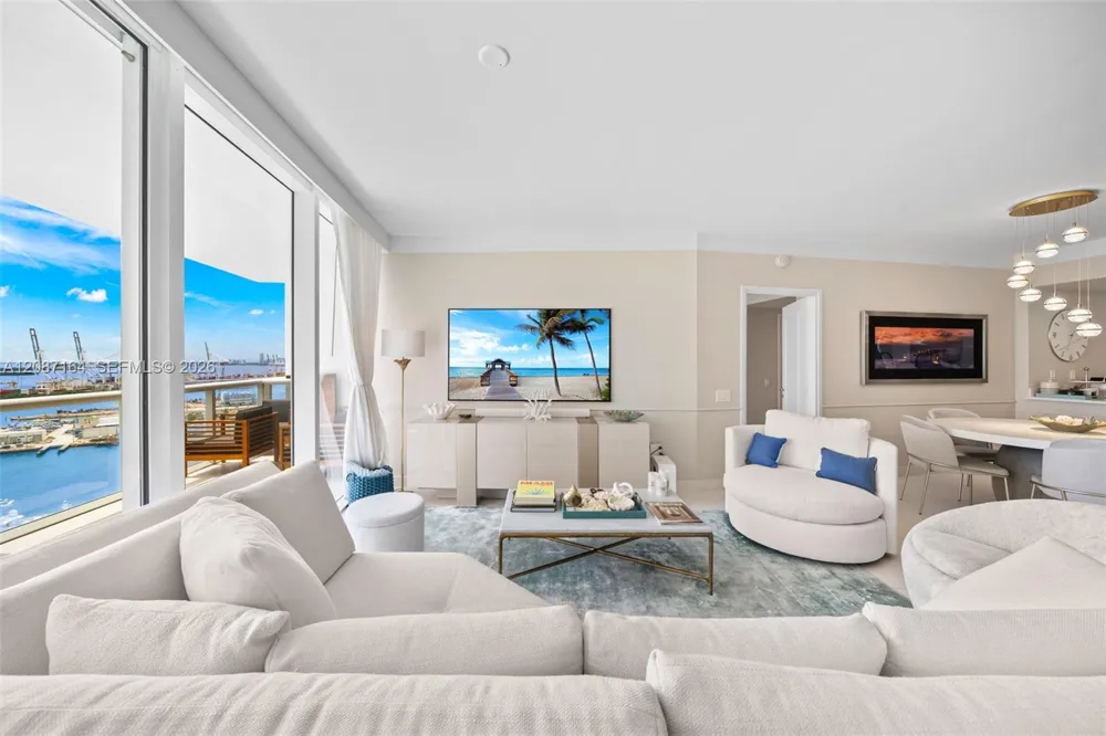 450 Alton Rd #2105 Miami Beach, FL 33139