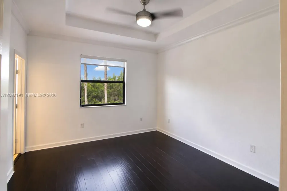 8954 W 35th Way Hialeah, FL 33018