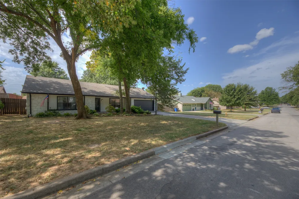 2526 W 68th Street Tulsa, OK 74132