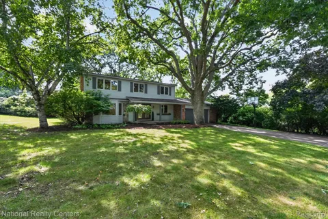 4245 Normanwood