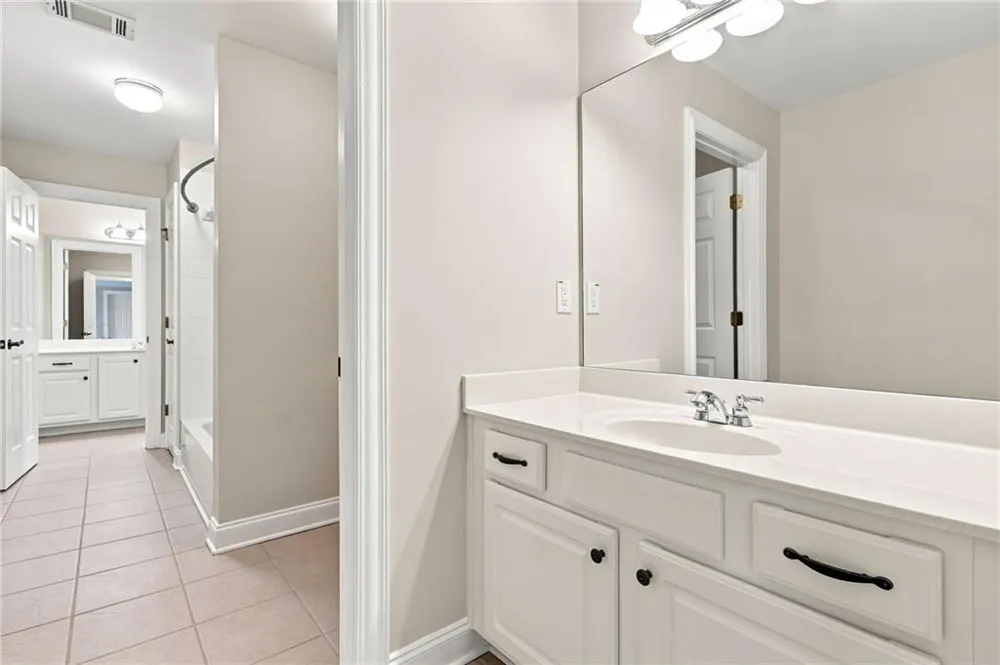 925 Windsor Place Circle Grayson, GA 30017