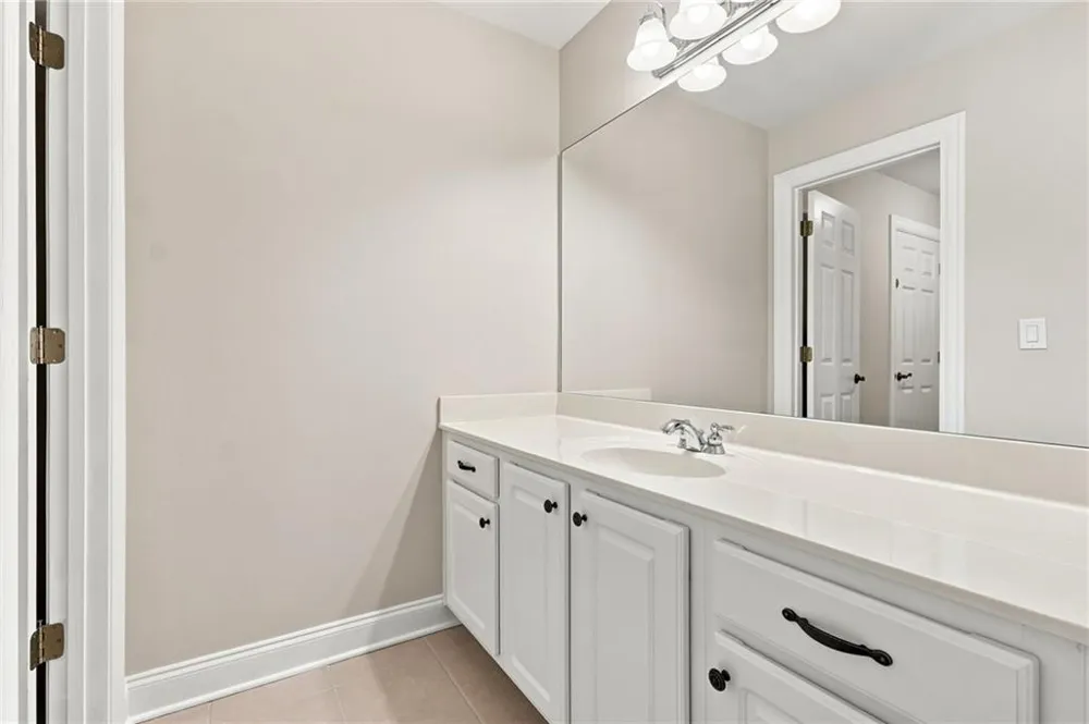 925 Windsor Place Circle Grayson, GA 30017