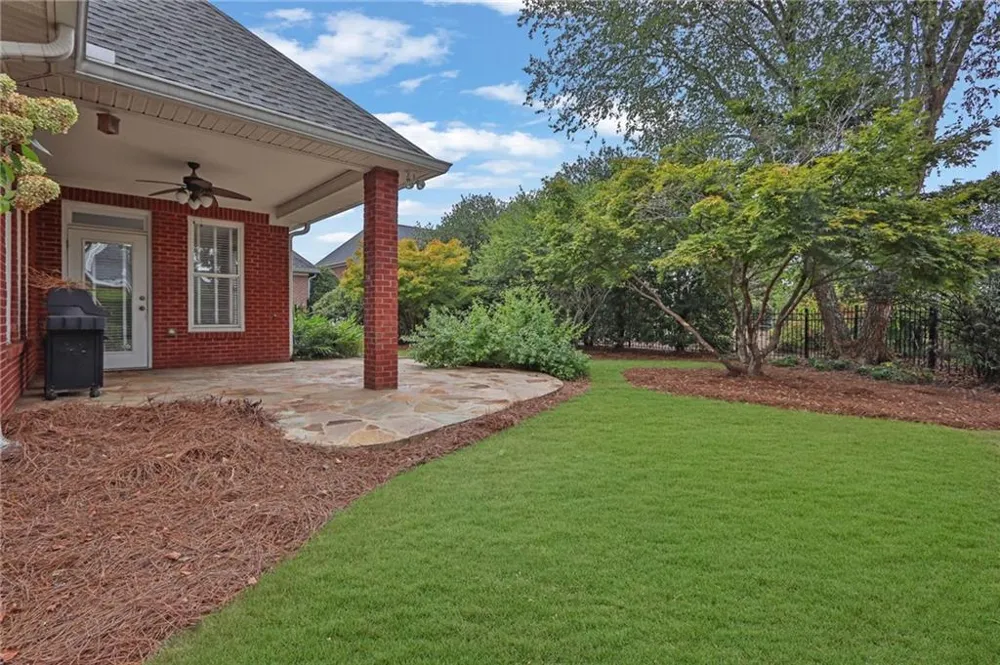 925 Windsor Place Circle Grayson, GA 30017