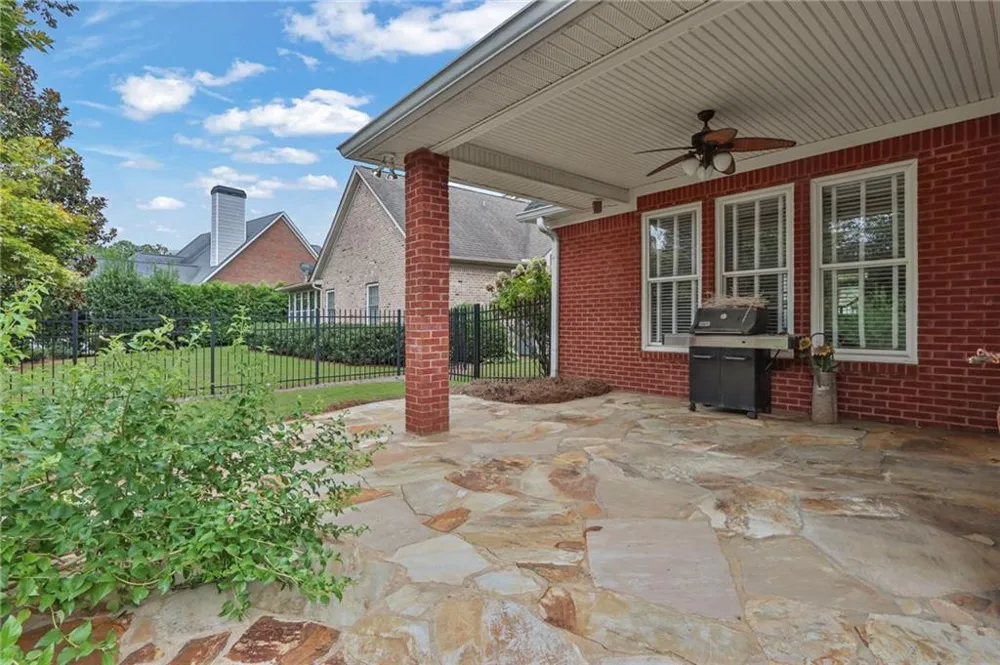 925 Windsor Place Circle Grayson, GA 30017