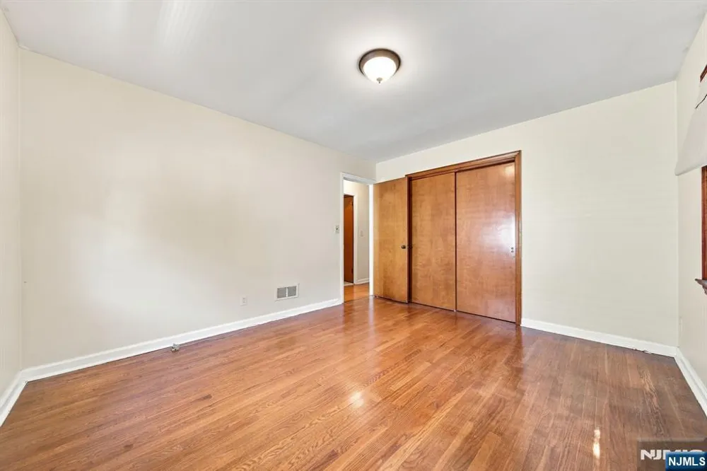 53 Payne Avenue Midland Park, NJ 07432