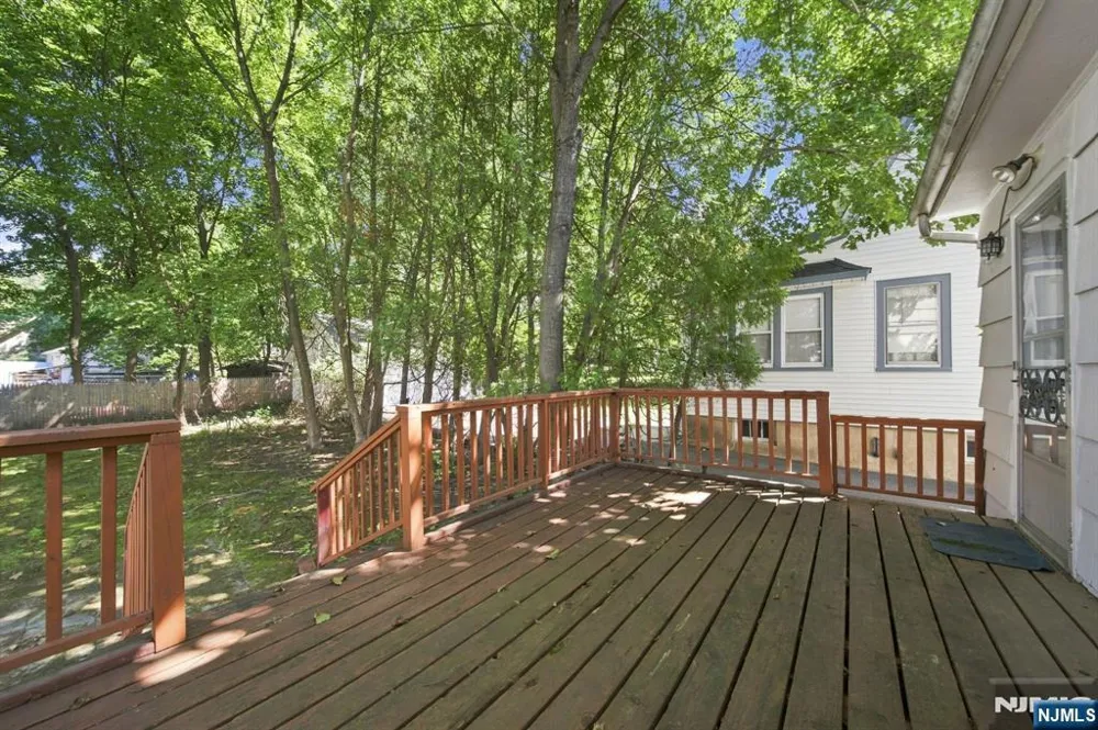 53 Payne Avenue Midland Park, NJ 07432