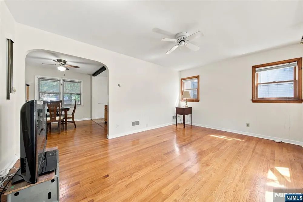 53 Payne Avenue Midland Park, NJ 07432