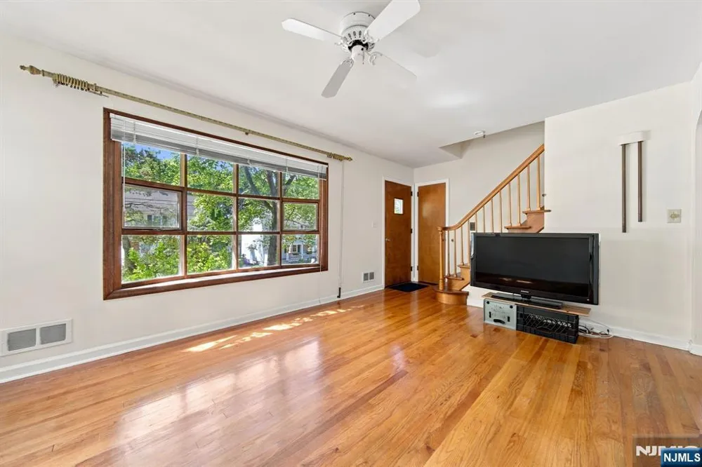 53 Payne Avenue Midland Park, NJ 07432