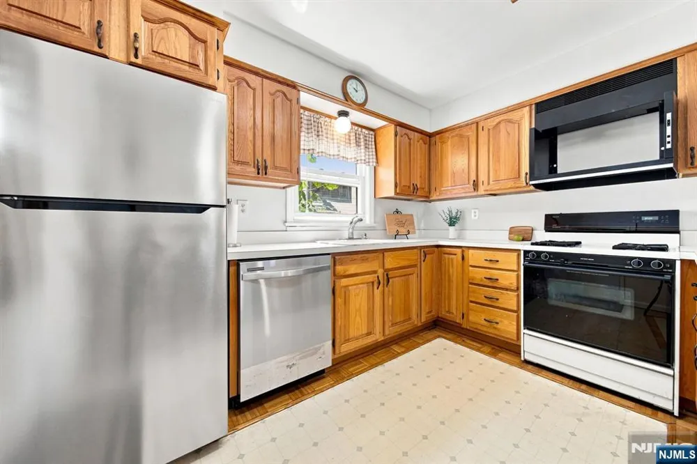 53 Payne Avenue Midland Park, NJ 07432