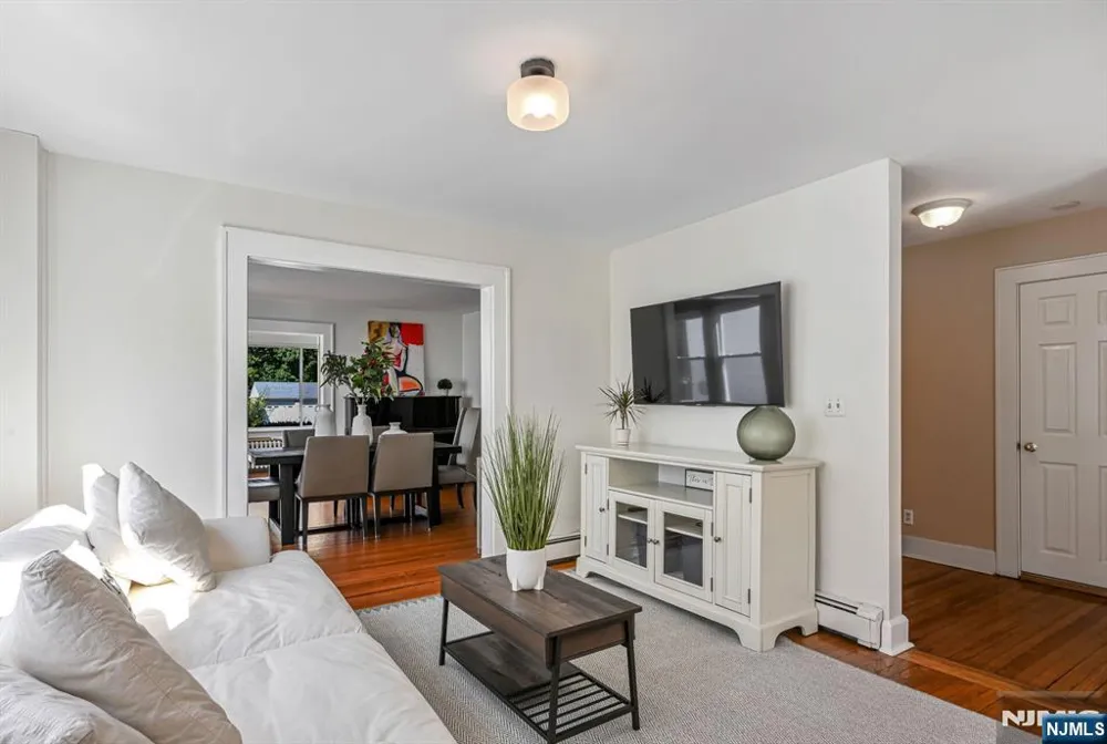 214 Paterson Avenue Midland Park, NJ 07432