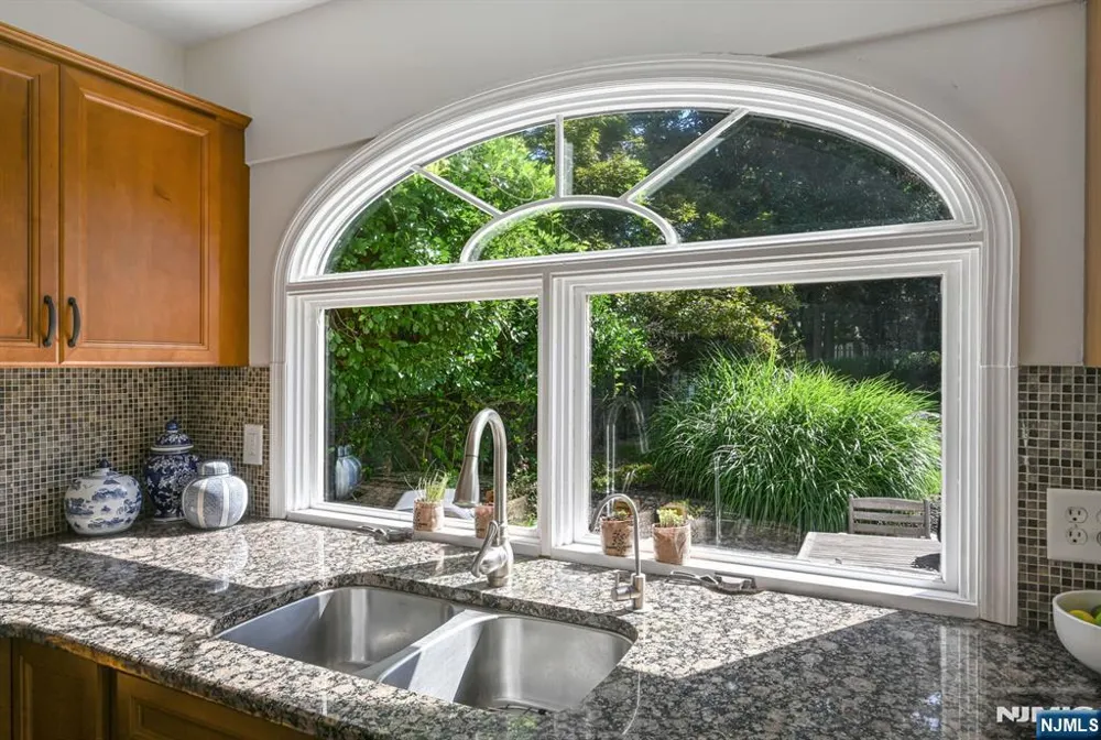 214 Paterson Avenue Midland Park, NJ 07432