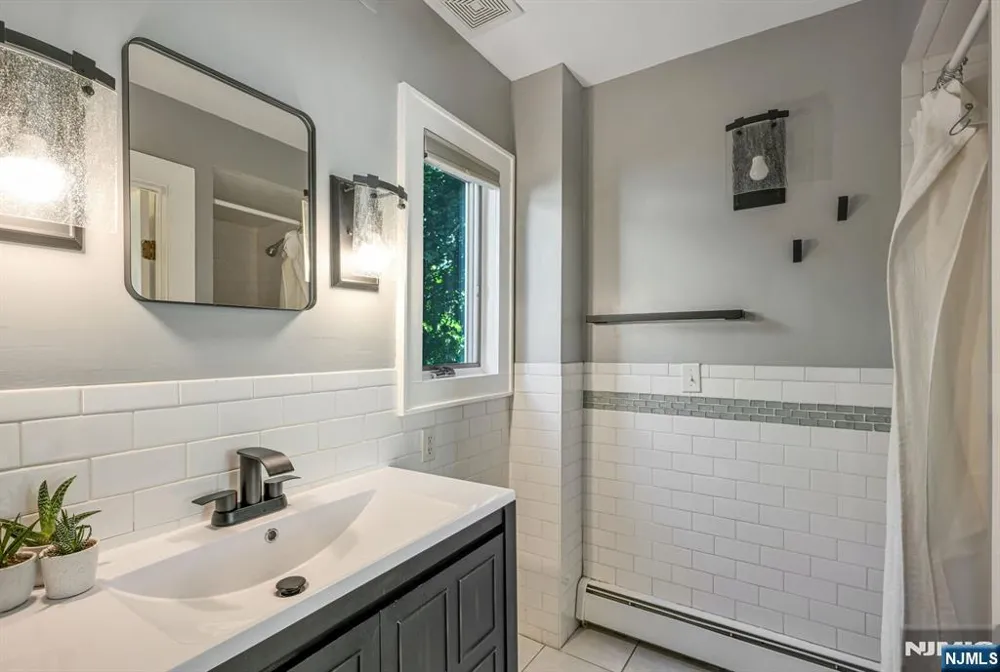 214 Paterson Avenue Midland Park, NJ 07432