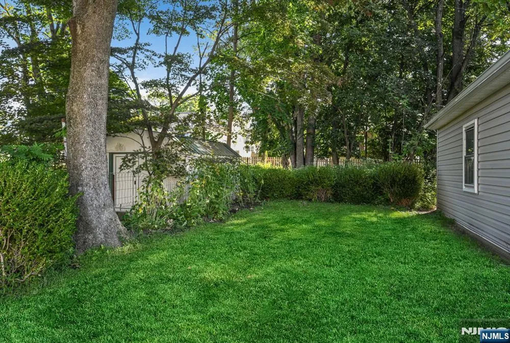 214 Paterson Avenue Midland Park, NJ 07432