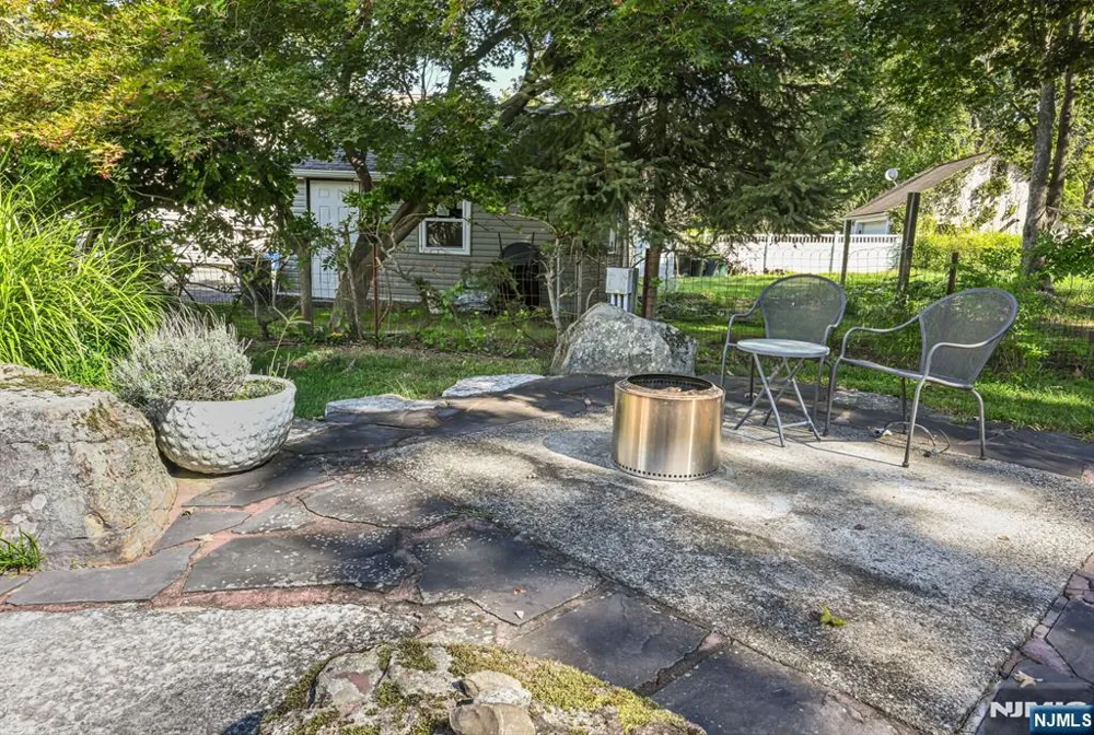 214 Paterson Avenue Midland Park, NJ 07432