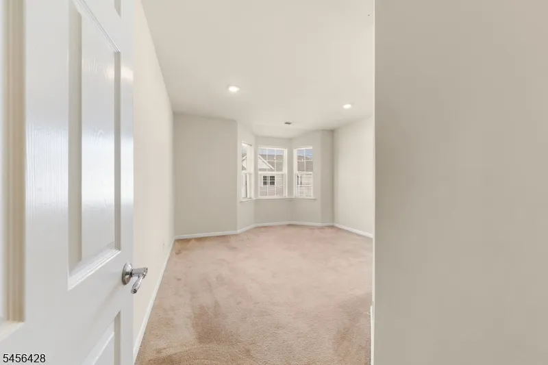 1423 Hudson Cir Highland Park, NJ 08904