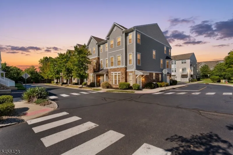 1423 Hudson Cir Highland Park, NJ 08904