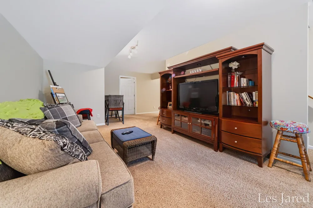 635 Raven Court Middleville, MI 49333