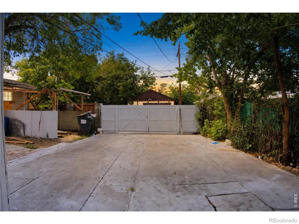 1325 Lima Street Aurora, CO 80010