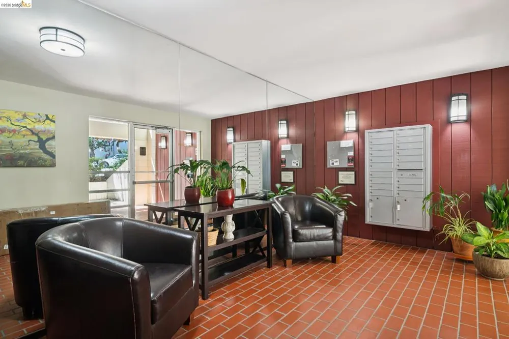 3751 Harrison St #200 Oakland, CA 94611