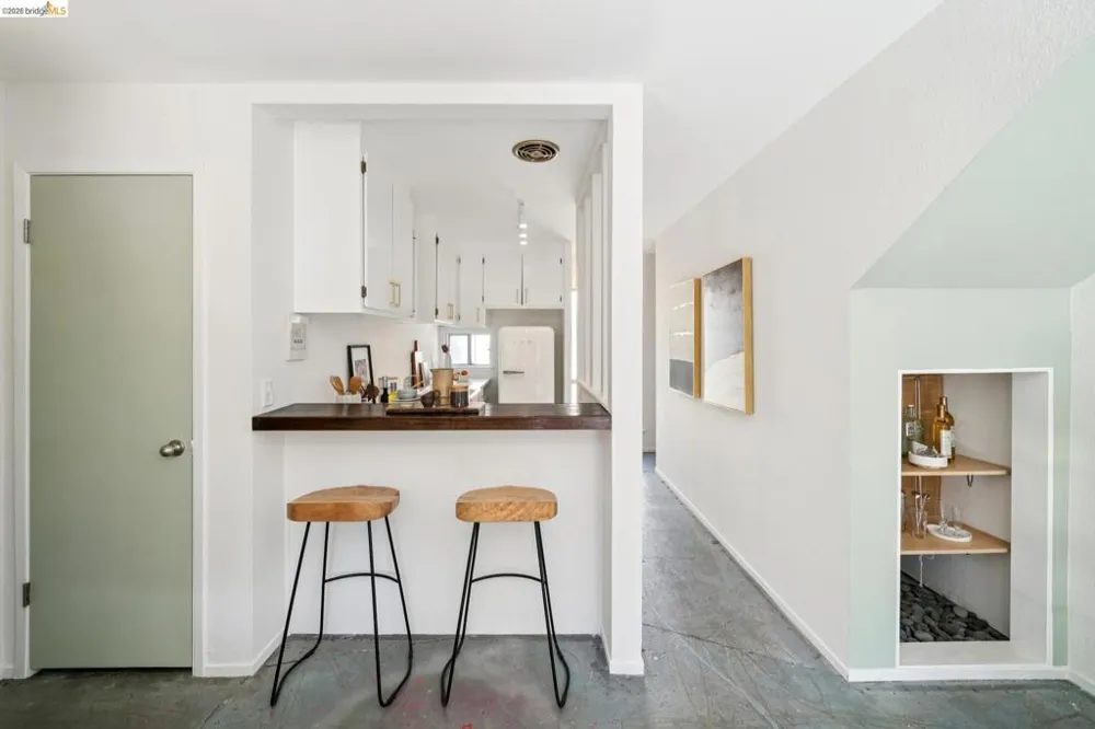 3751 Harrison St #200 Oakland, CA 94611