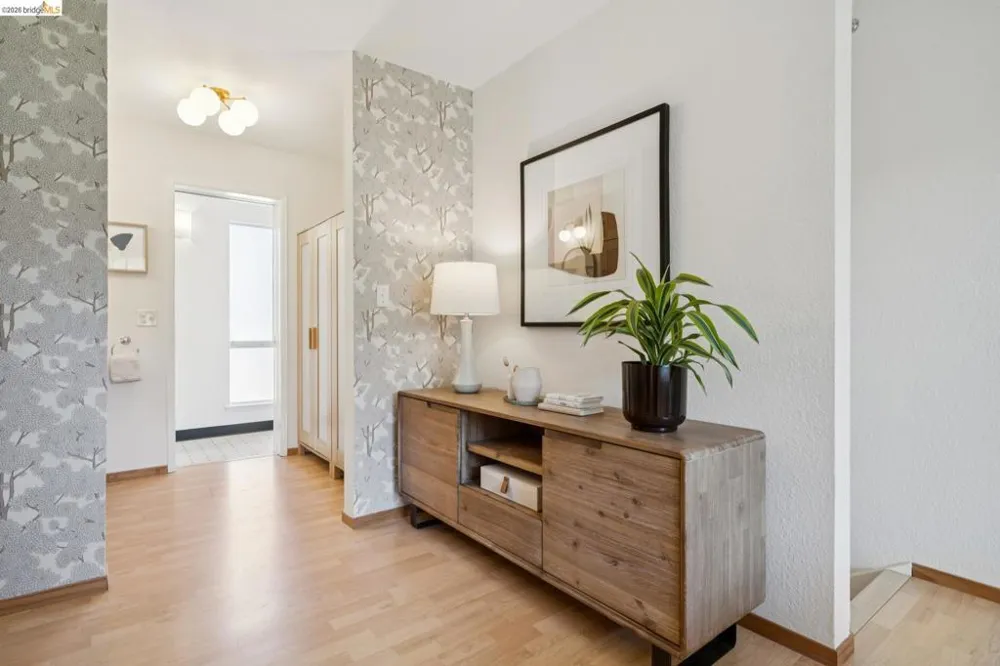 3751 Harrison St #200 Oakland, CA 94611