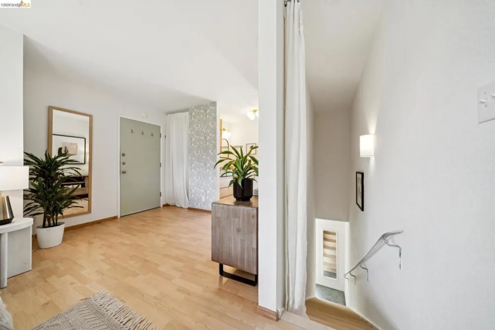 3751 Harrison St #200 Oakland, CA 94611
