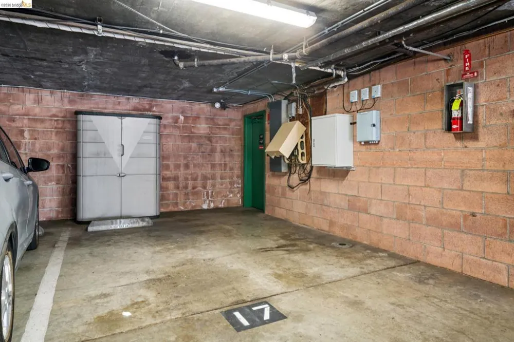 3751 Harrison St #200 Oakland, CA 94611