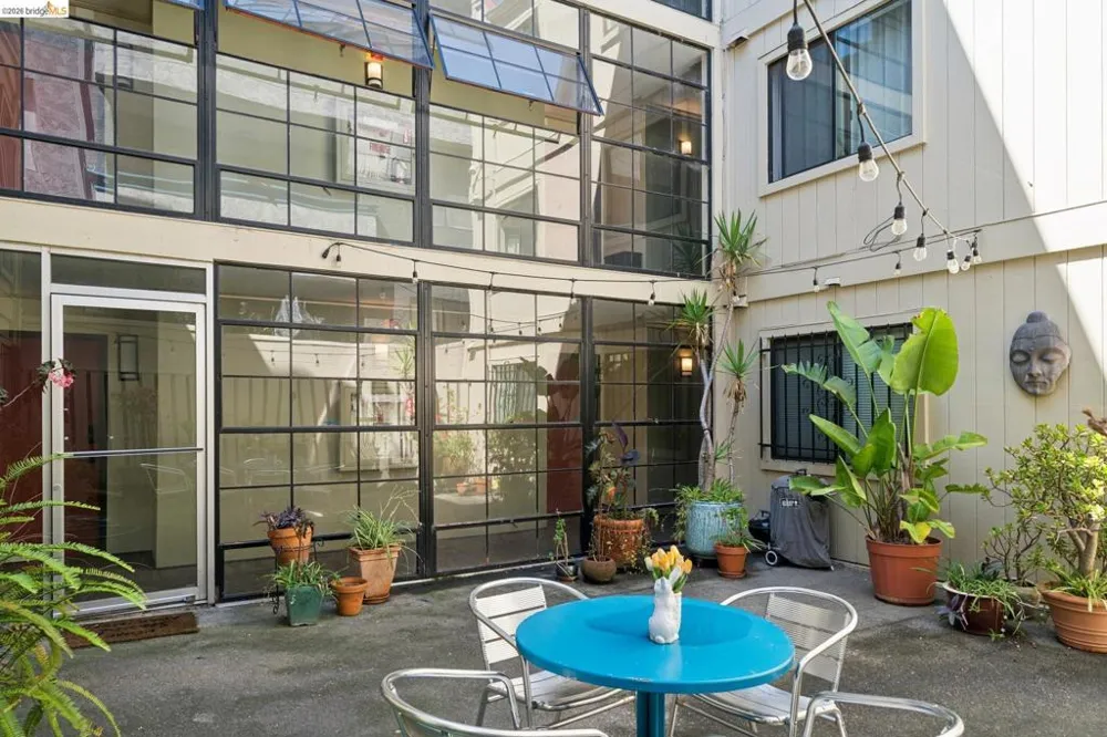 3751 Harrison St #200 Oakland, CA 94611