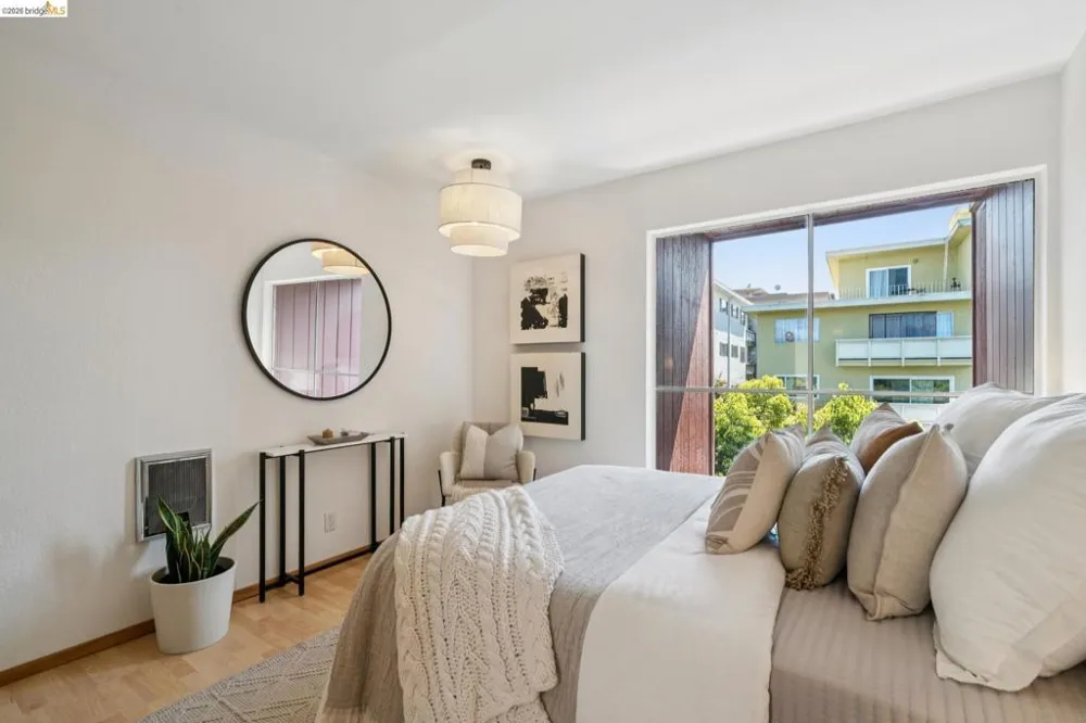 3751 Harrison St #200 Oakland, CA 94611