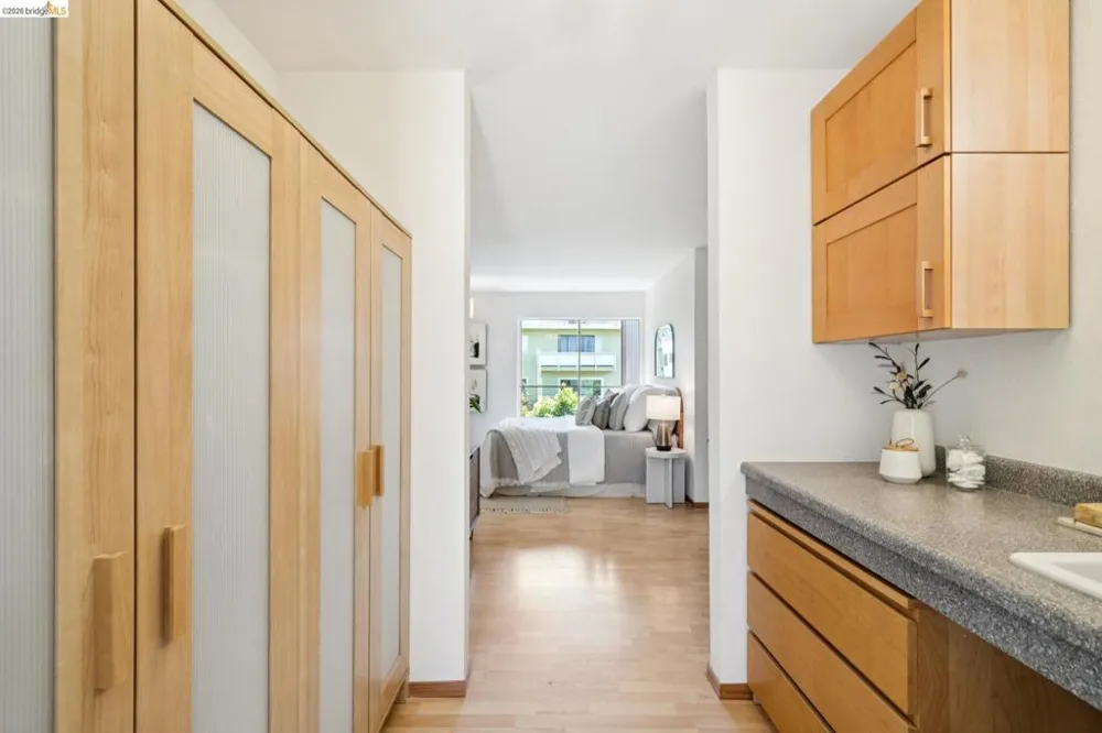 3751 Harrison St #200 Oakland, CA 94611